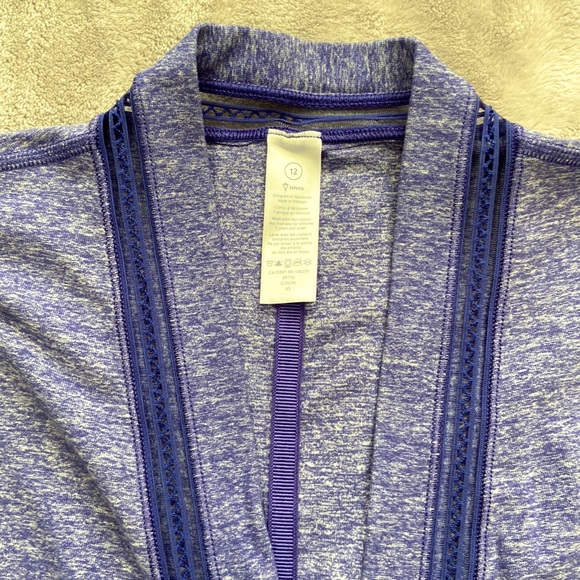 Ivivva by Lululemon On The Move wrap with front knot and lace trim size 12 - Picture 2 of 5